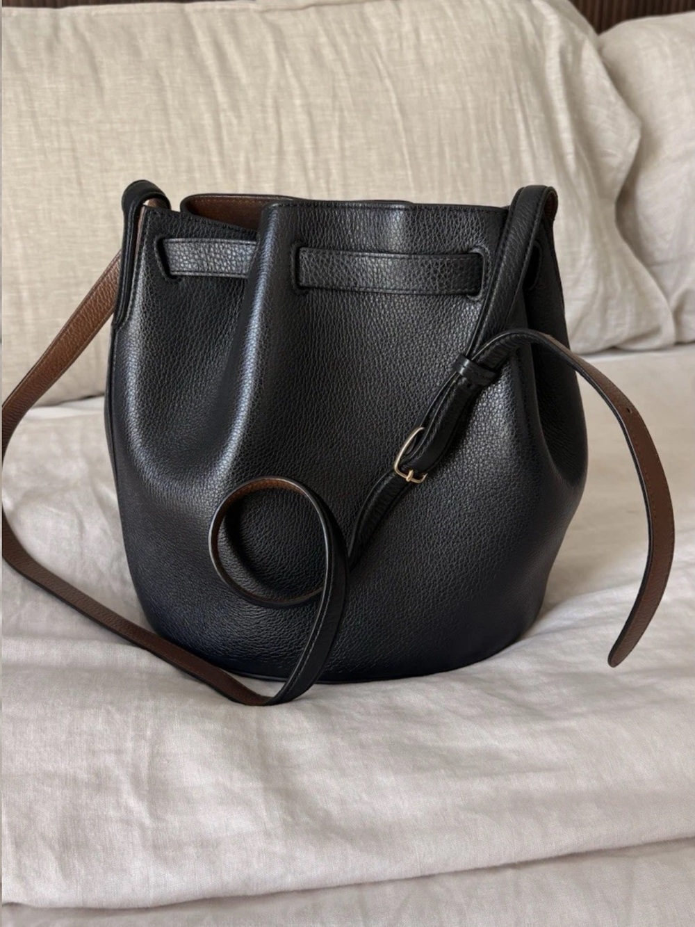 Mulberry Black Pebbled Leather Drawstring Shoulder Bucket Bag with Gold Hardware - Picture 2 of 6